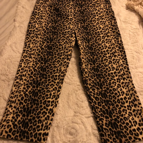 Leopard pin up capris - Picture 2 of 2